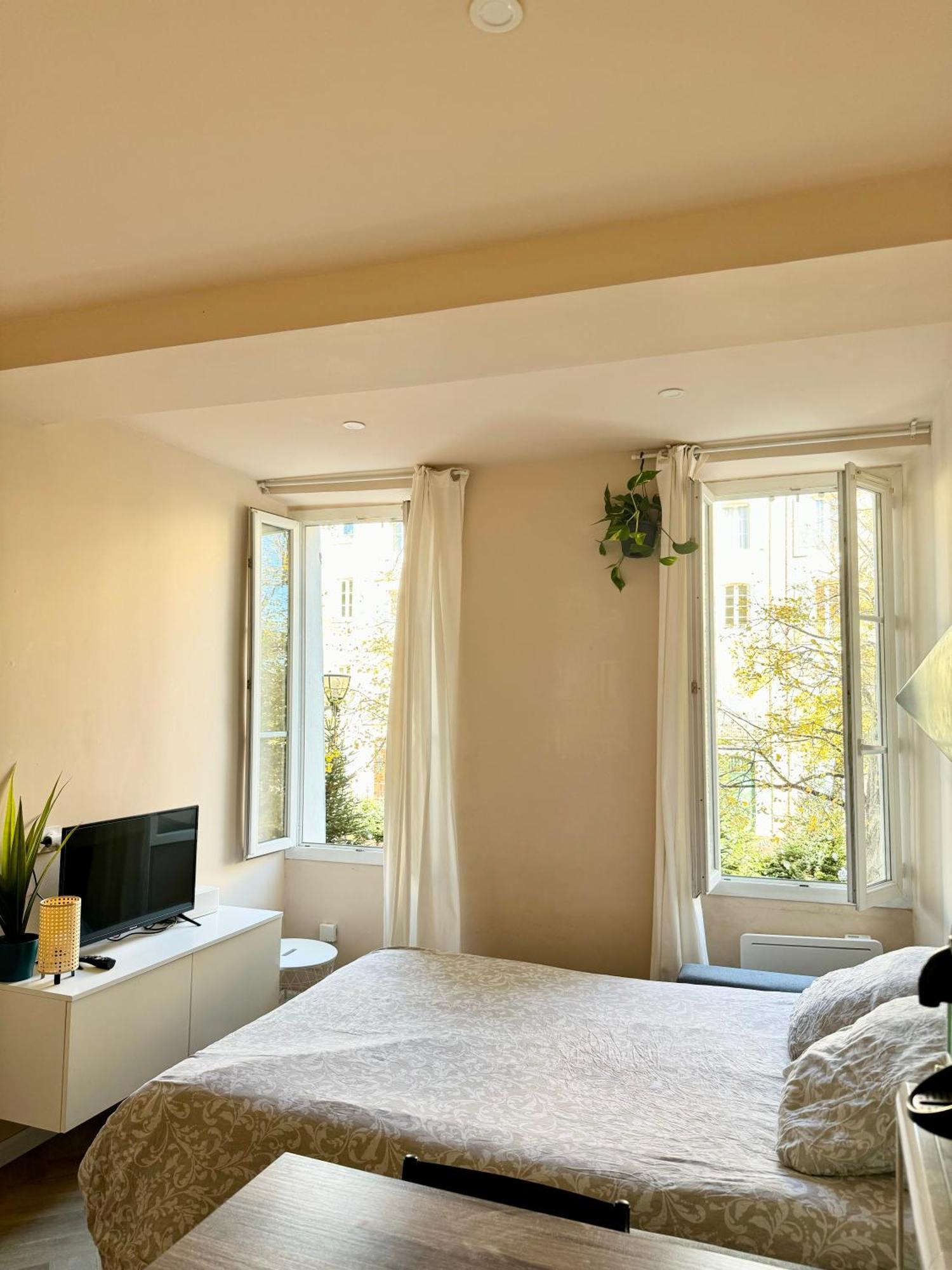 Appartamento Studio Malibu Central, Lumineux Et Confortable Hyères Esterno foto