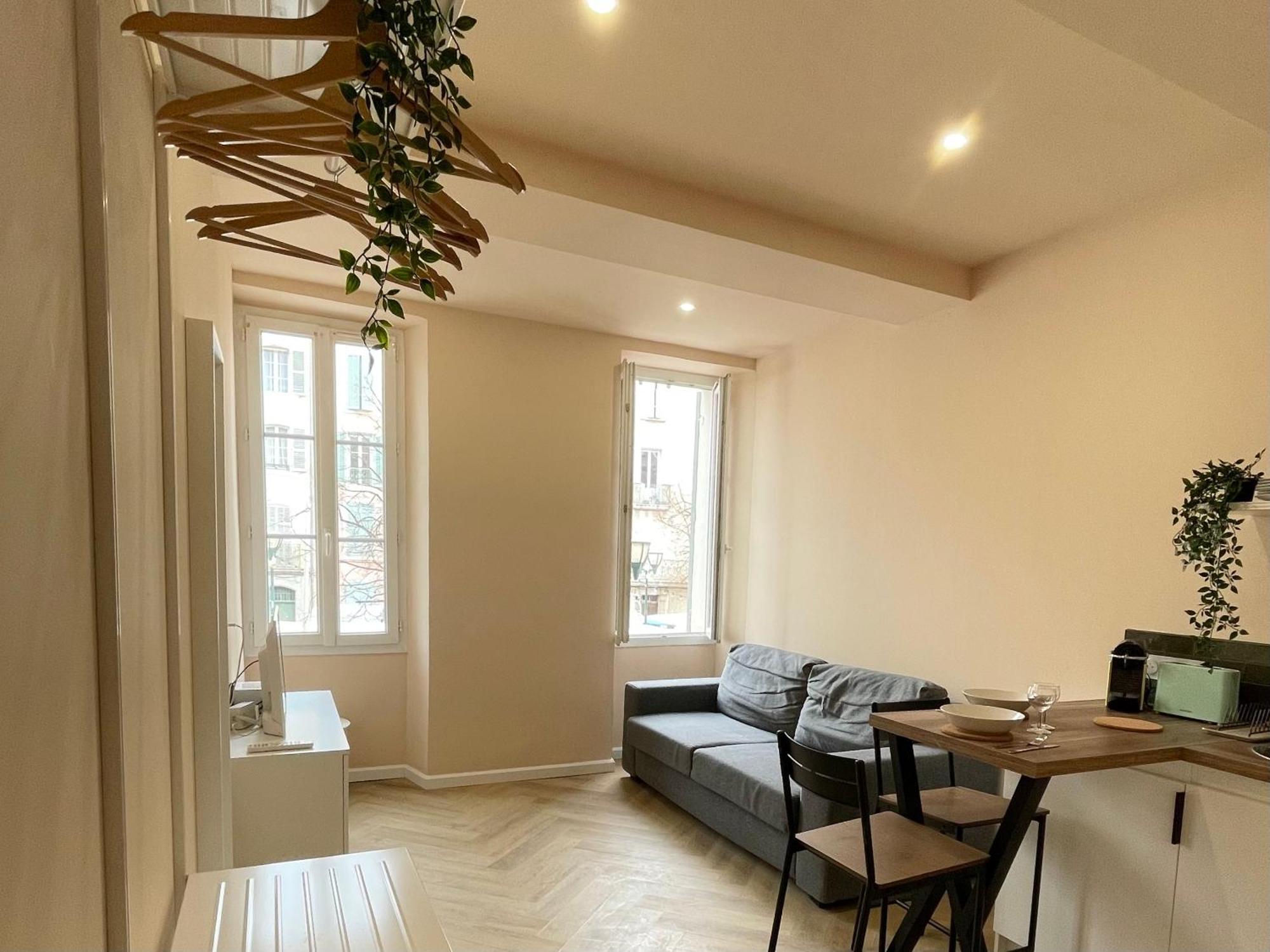 Appartamento Studio Malibu Central, Lumineux Et Confortable Hyères Esterno foto